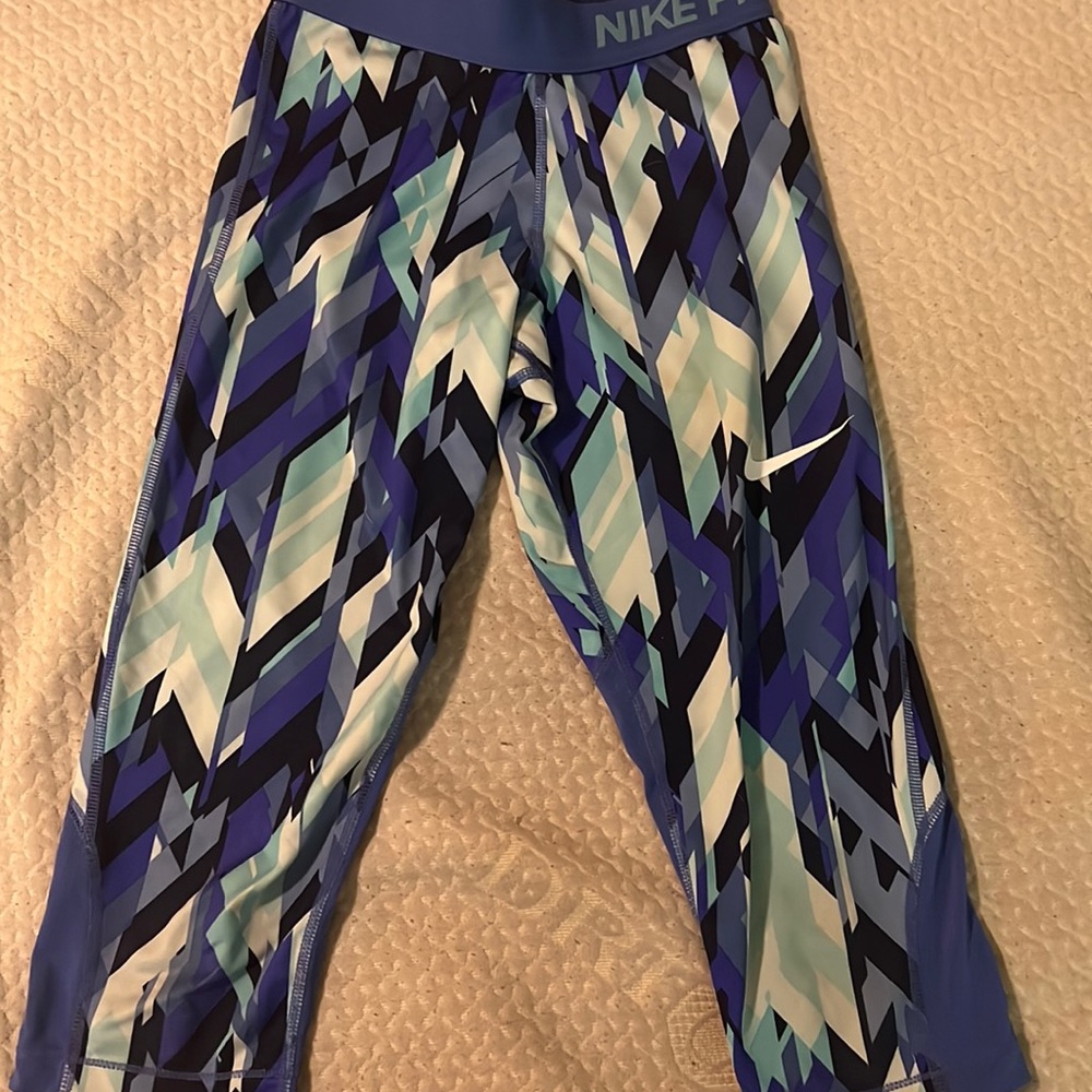 Nike pro Dri-fit capris